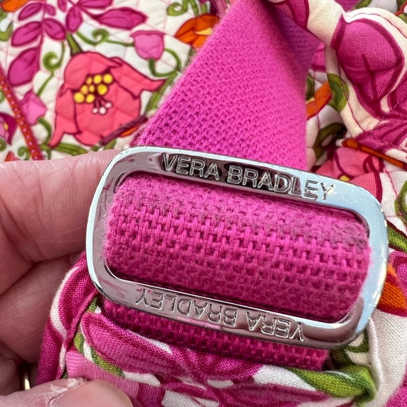 Vera Bradley Weekender/LILLI BELL 2013 Retired Pattern-Excellent Used Condition - Picture 8 of 9